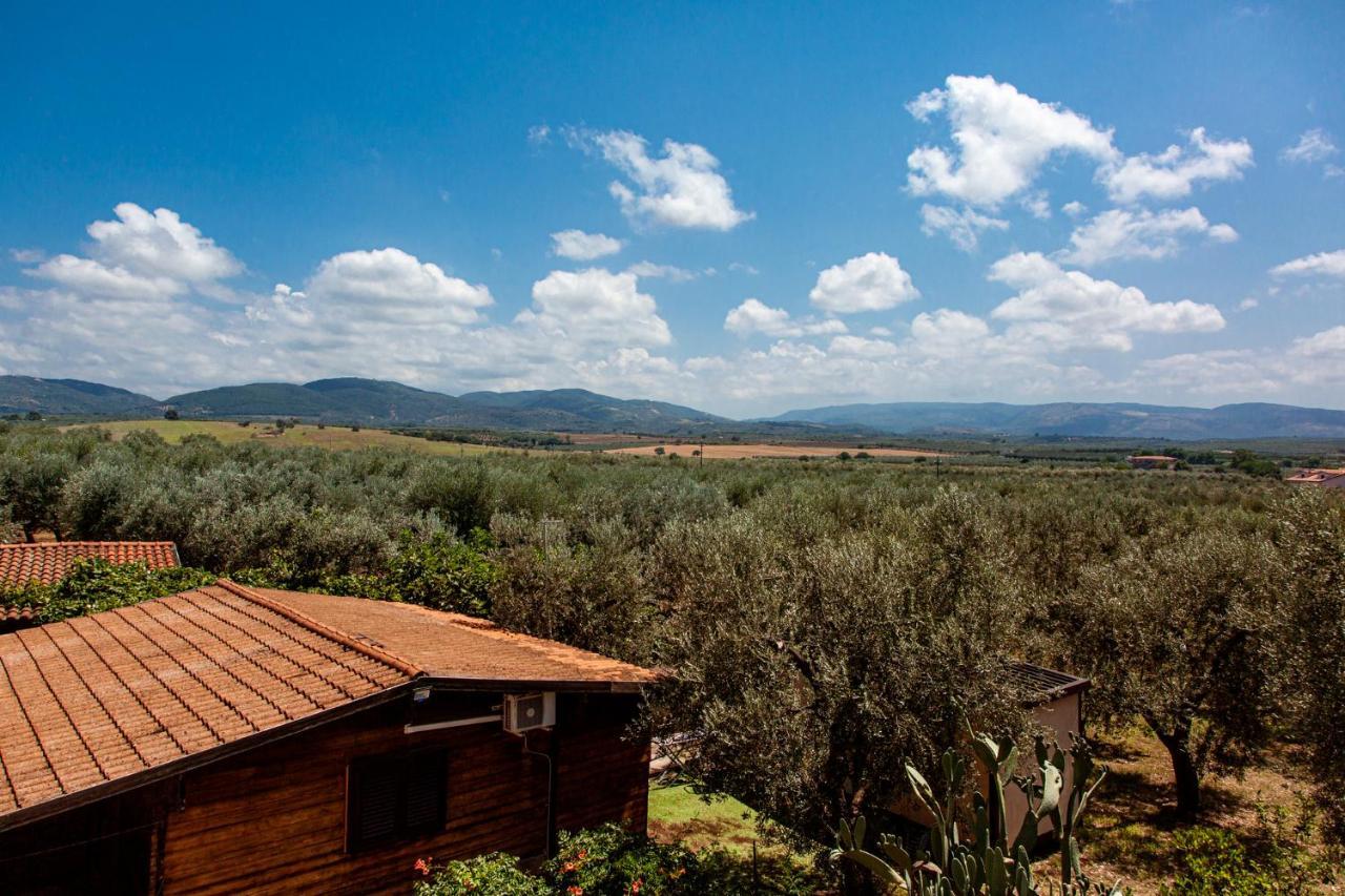 Albergo Il Giardino Foce Varano Bagian luar foto