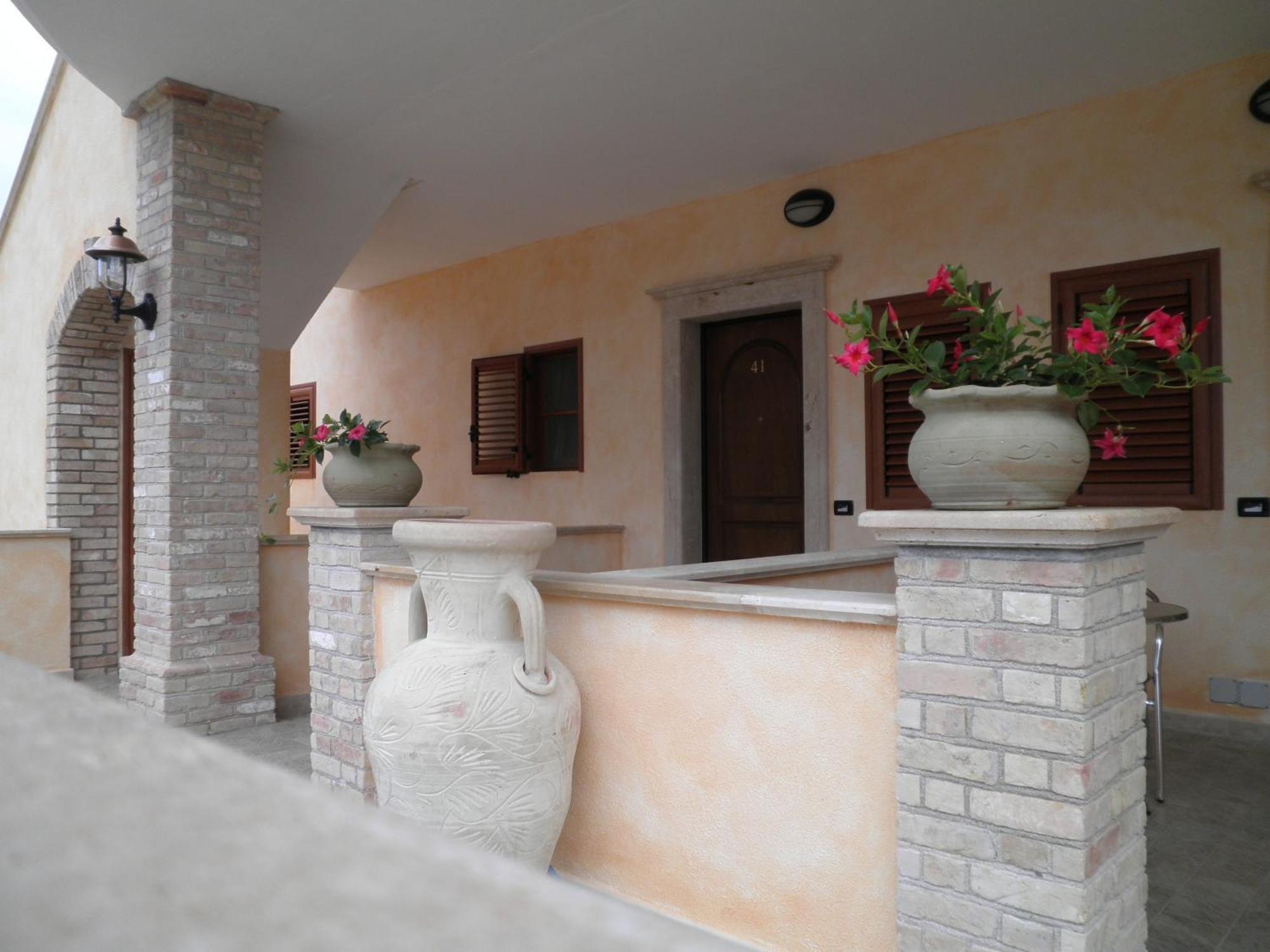 Albergo Il Giardino Foce Varano Bagian luar foto
