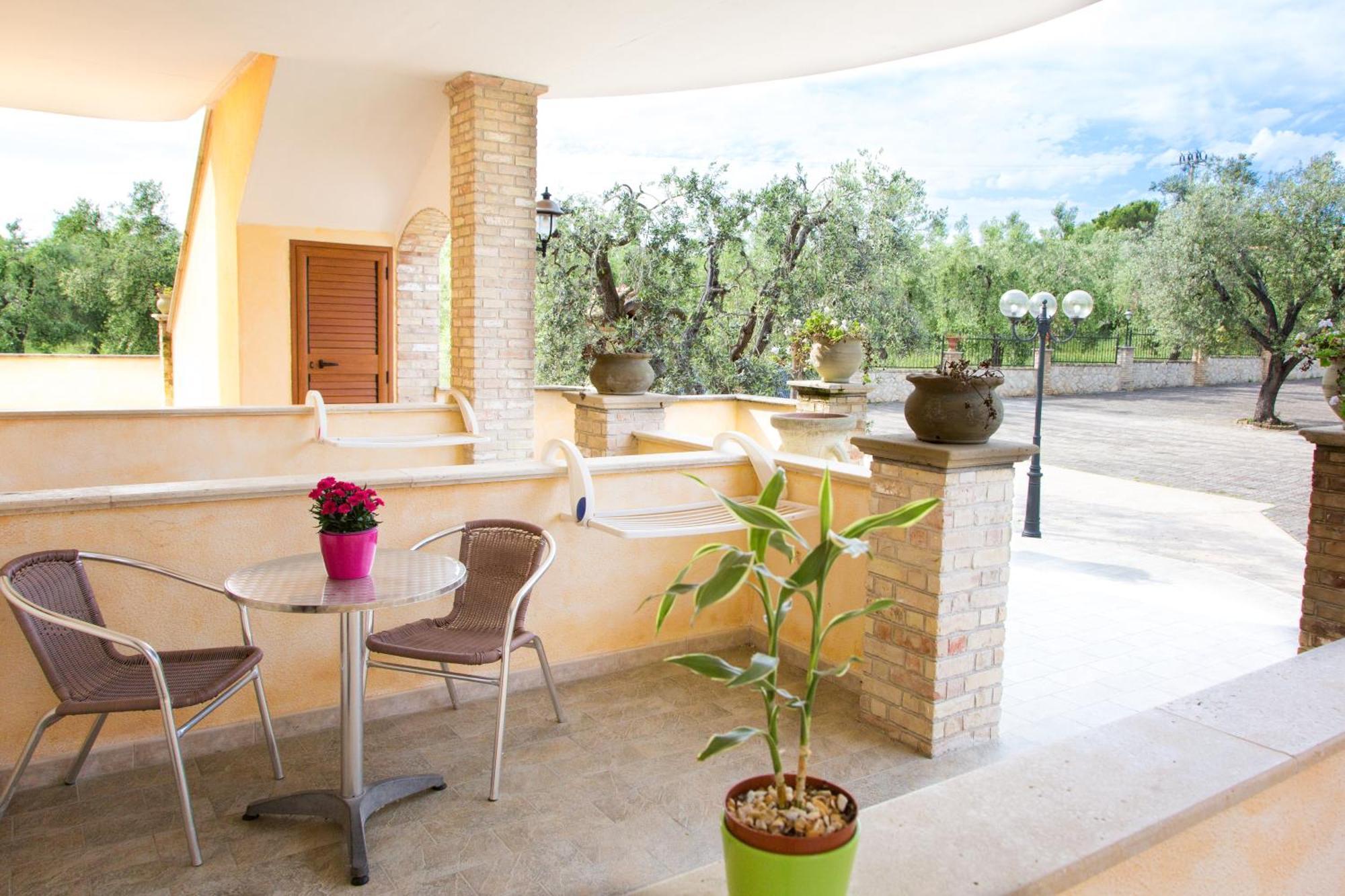 Albergo Il Giardino Foce Varano Bagian luar foto