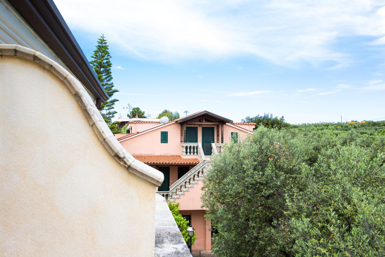 Albergo Il Giardino Foce Varano Bagian luar foto