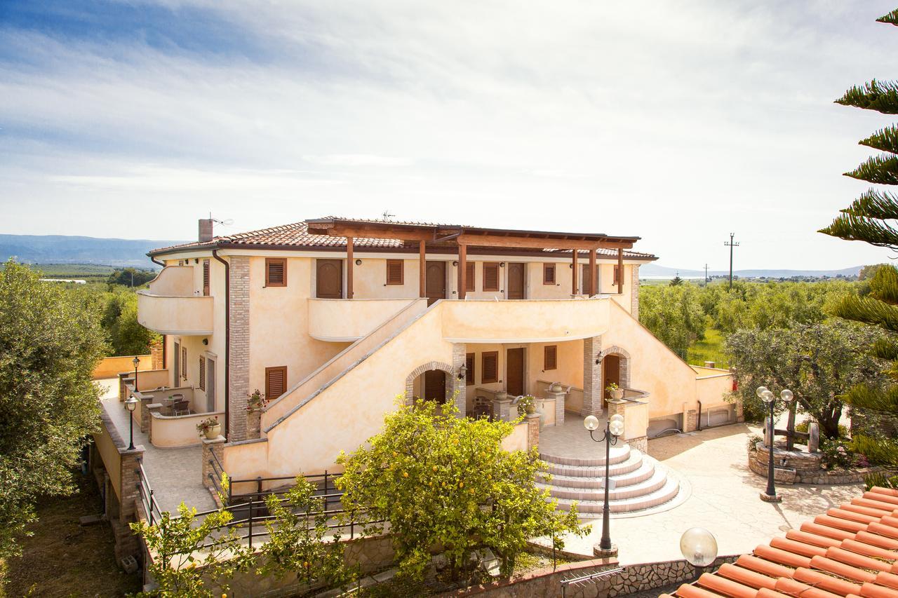 Albergo Il Giardino Foce Varano Bagian luar foto